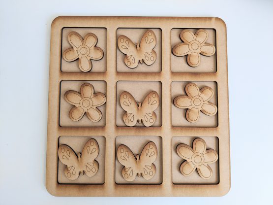 Tic Tac Toe Butterfly and flowers