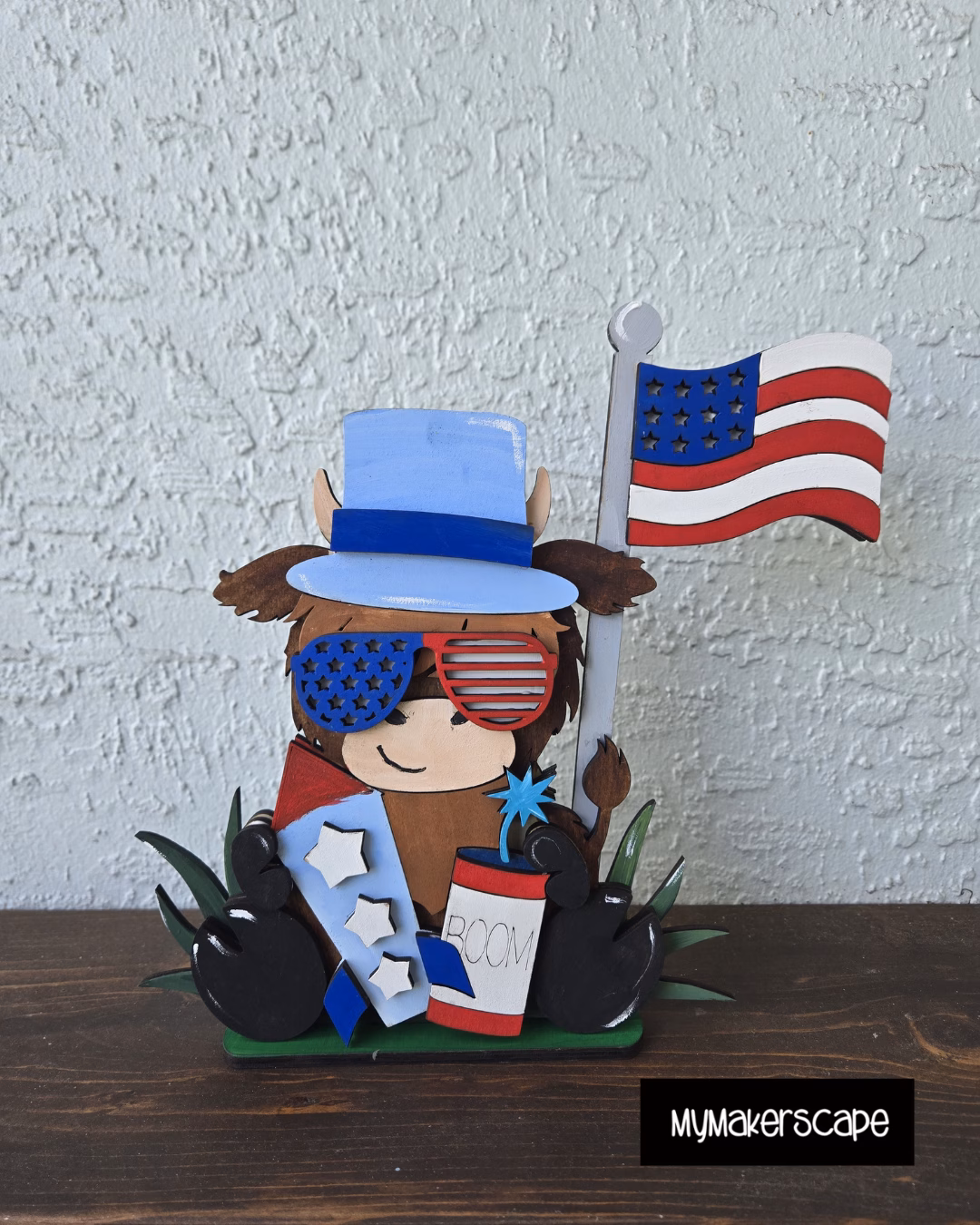 Standing Highland Cow fourth of July DIY kit